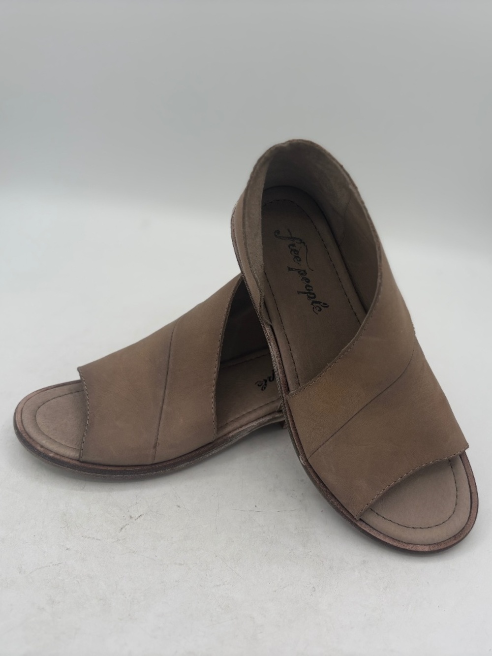 Free People Mont Blanc Asymmetrical Sandal Dove Grey Taupe Size 37.5 US 7-7.5 - Picture 3 of 12